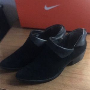 👠 Steven Madden Black Booties! 💥